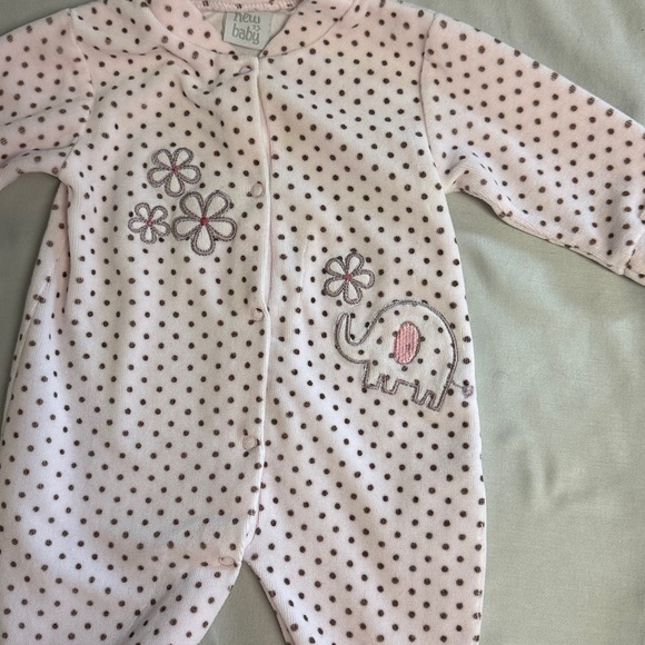 Adorable Pink Polka Dot Velour Onesie Sleeper/Romper with floral accents - Picture 4 of 5